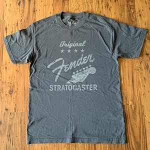 Medium men’s fender guitar t-shirt